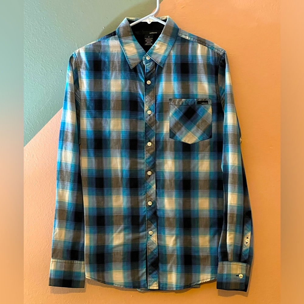 Ambiguous men’s casual L/S button up